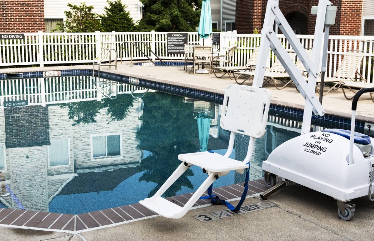 élévateur de piscine