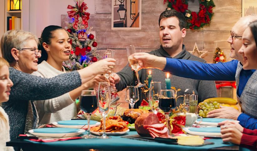 Repas de fêtes et alcool, comment ménager son foie en décembre