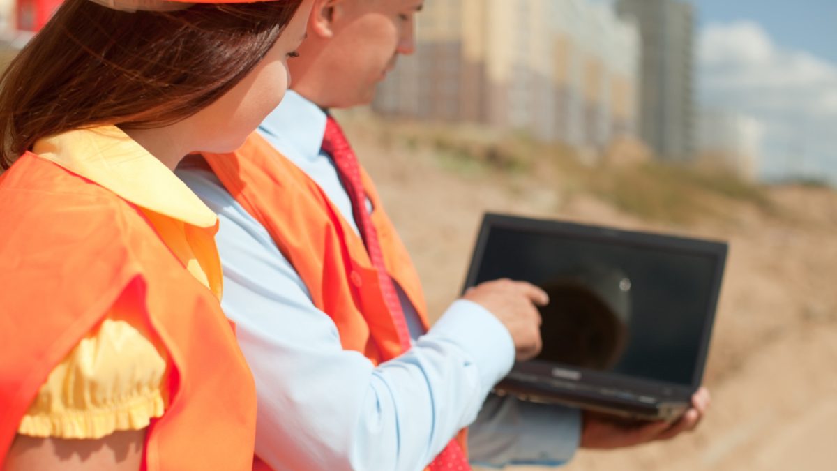 Comment peut-on exploiter la GMAO dans le service maintenance ?